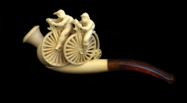 Cigarette Holder Bicycle Race, ca. 1885<br>
Meerschaum, (a soft white mineral)<br>
Germany
